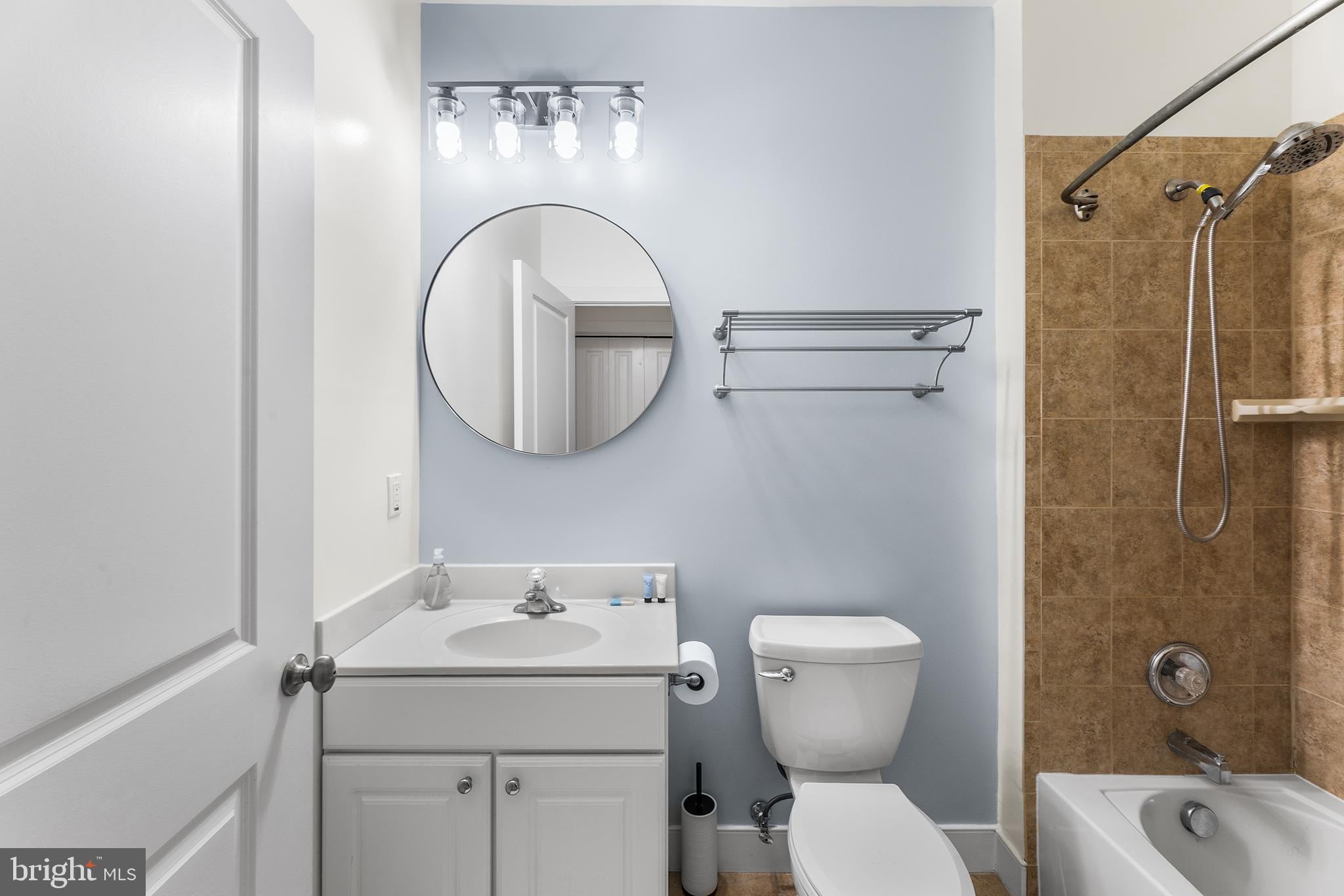 11 54th St # 203, Ocean City, MD, 21842, USA, 5 Bedrooms Bedrooms, ,5 BathroomsBathrooms,Condo,Active,11 54th St # 203,MDWO2039184