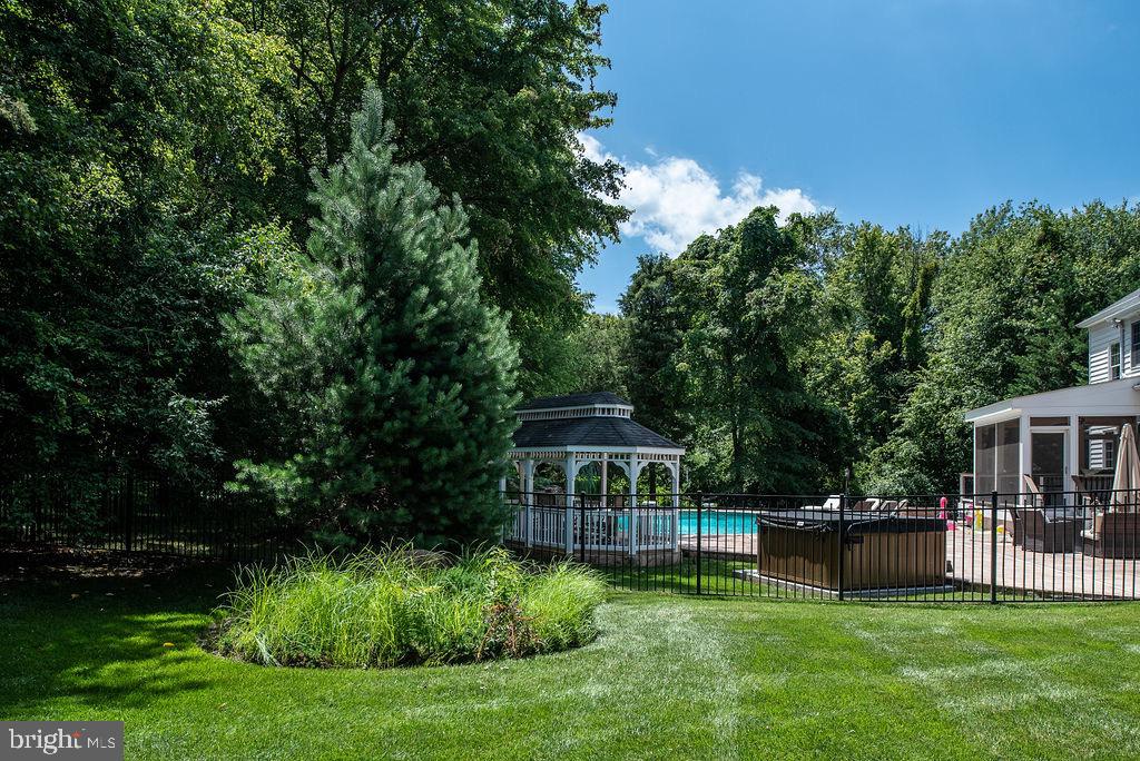 EVERGREEN WOODS - Residential