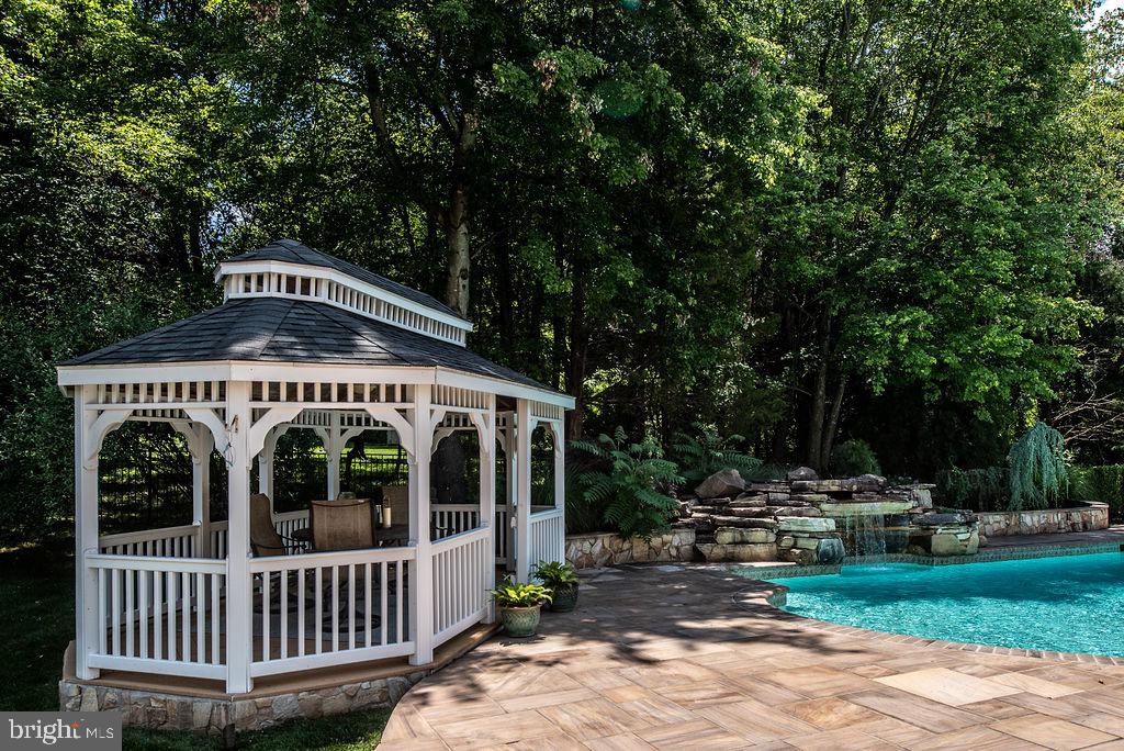 EVERGREEN WOODS - Residential