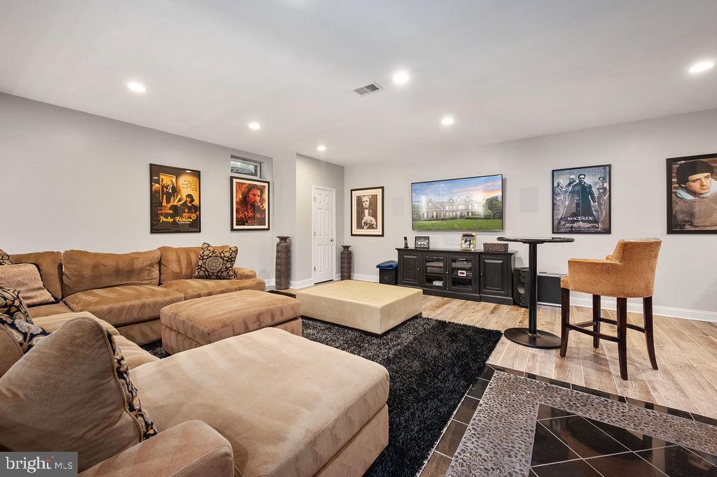 EVERGREEN WOODS - Residential