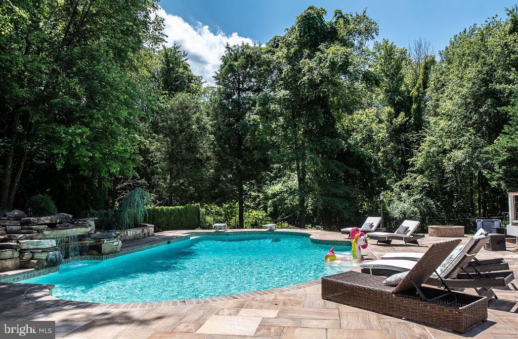 EVERGREEN WOODS - Residential