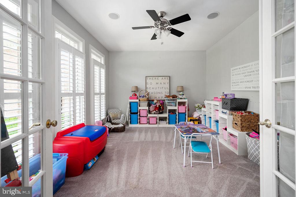 EVERGREEN WOODS - Residential