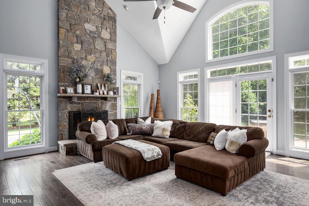 EVERGREEN WOODS - Residential