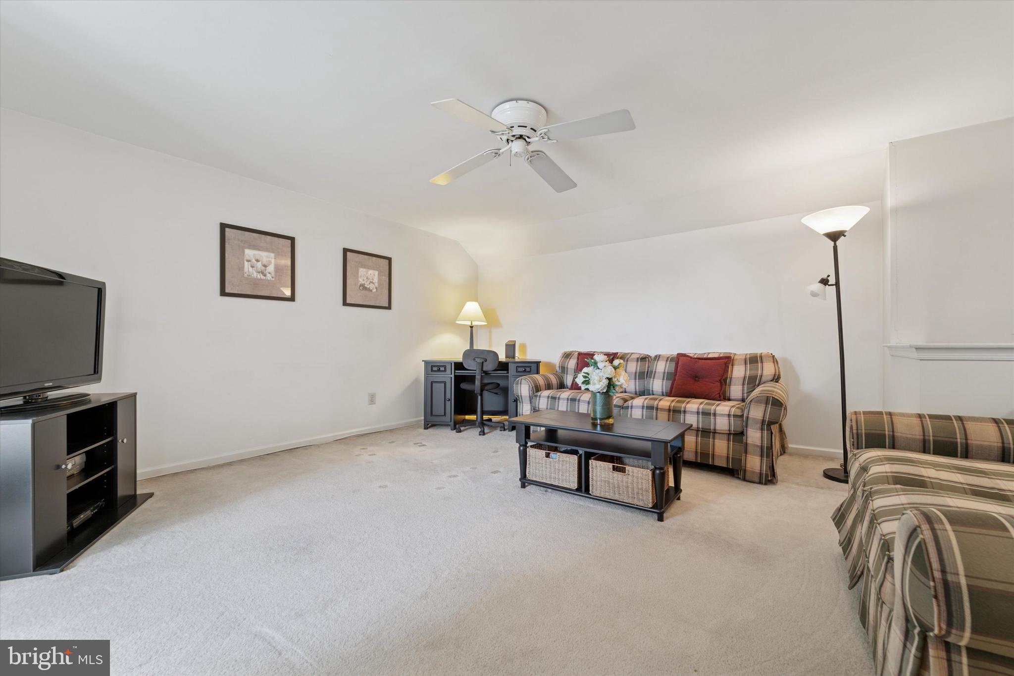 CHERRY TREE KNOLL - Residential