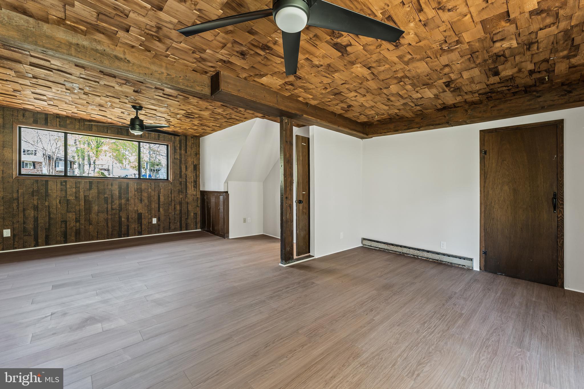 STONEYBROOKE - Residential Lease