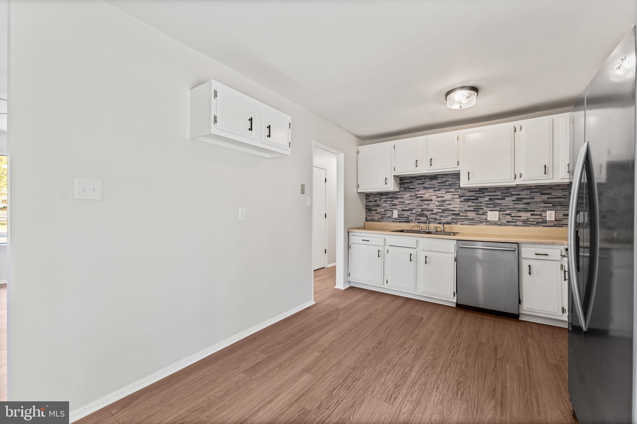 STONEYBROOKE - Residential Lease