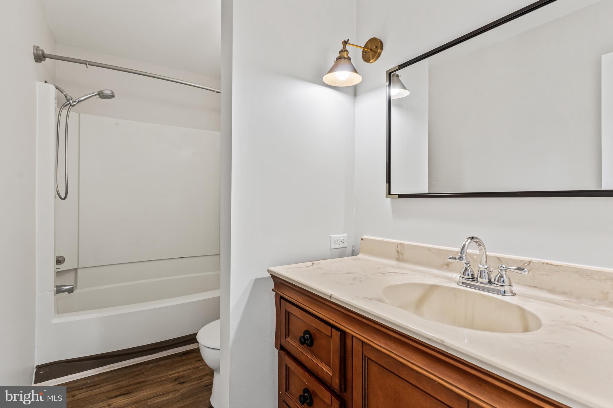 STONEYBROOKE - Residential Lease