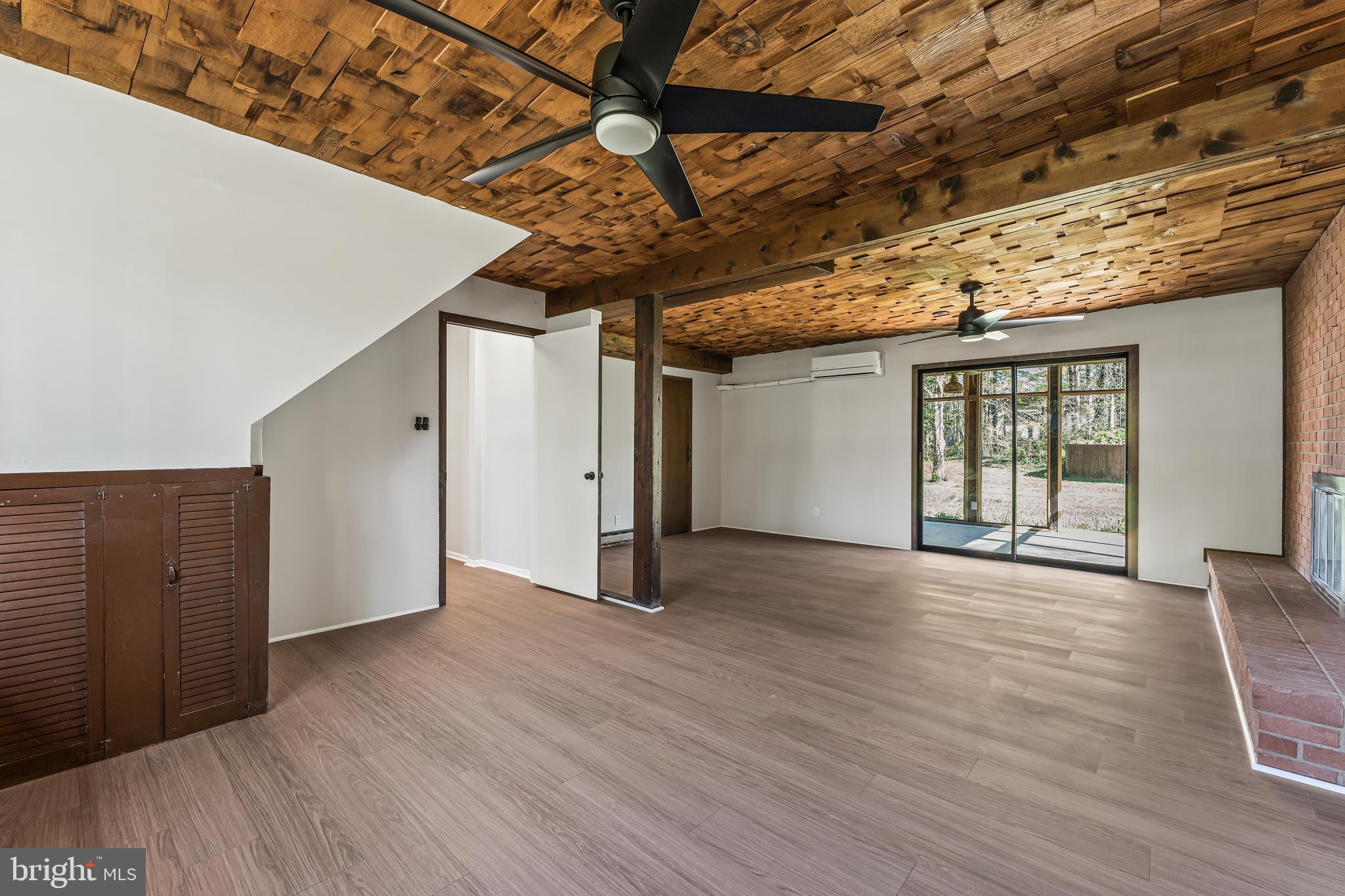 STONEYBROOKE - Residential Lease