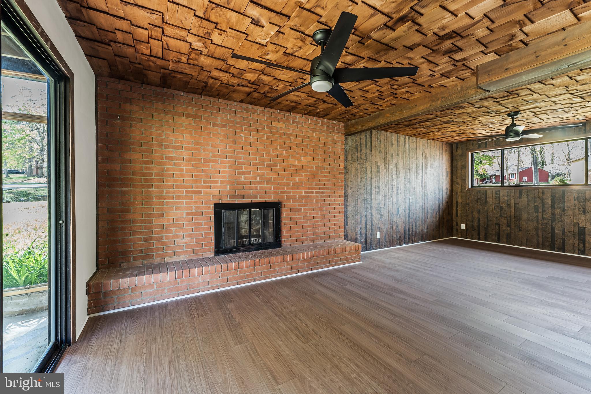 STONEYBROOKE - Residential Lease