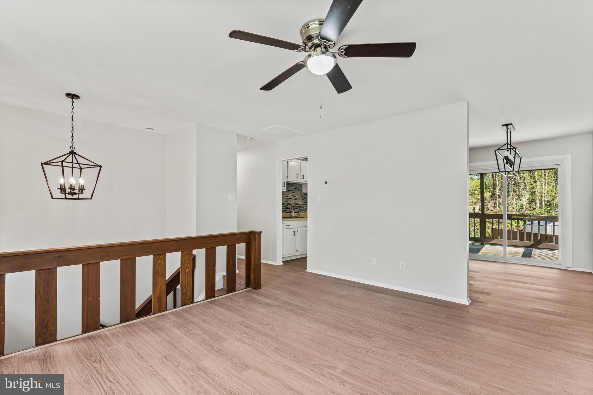 STONEYBROOKE - Residential Lease