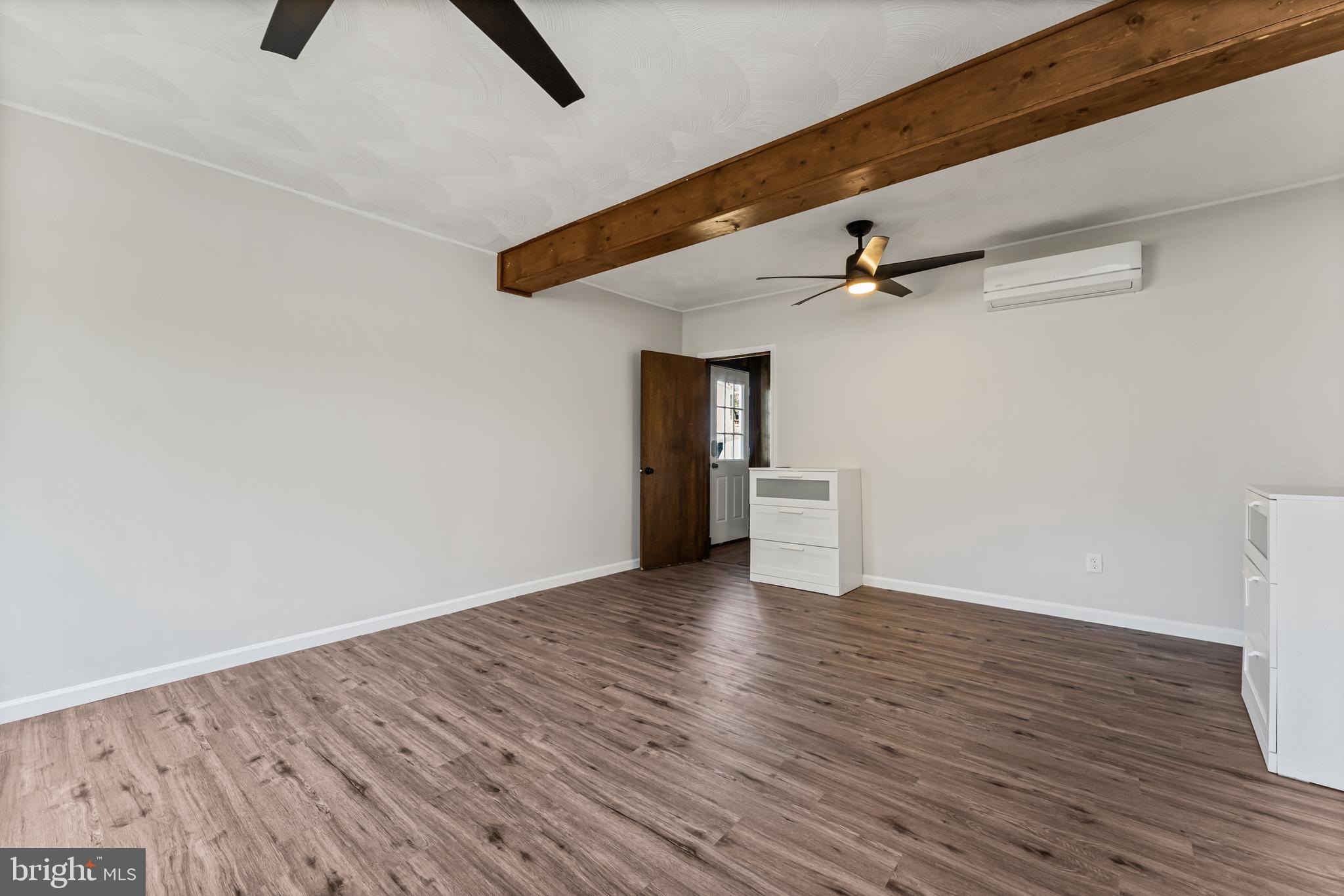 STONEYBROOKE - Residential Lease