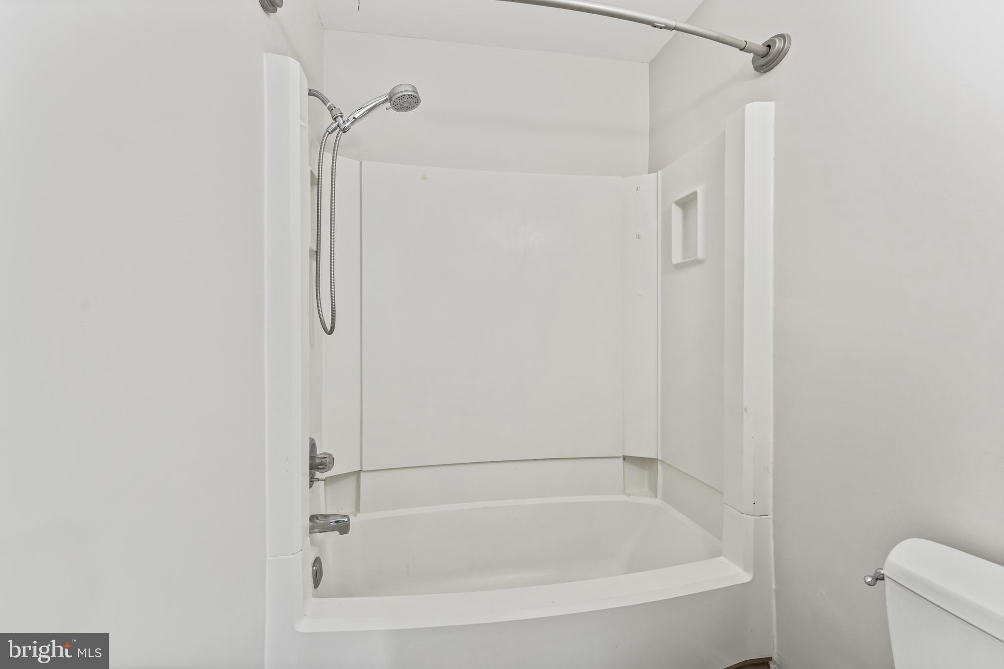 STONEYBROOKE - Residential Lease