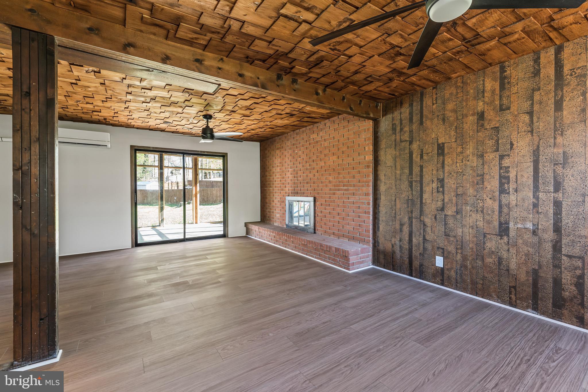 STONEYBROOKE - Residential Lease