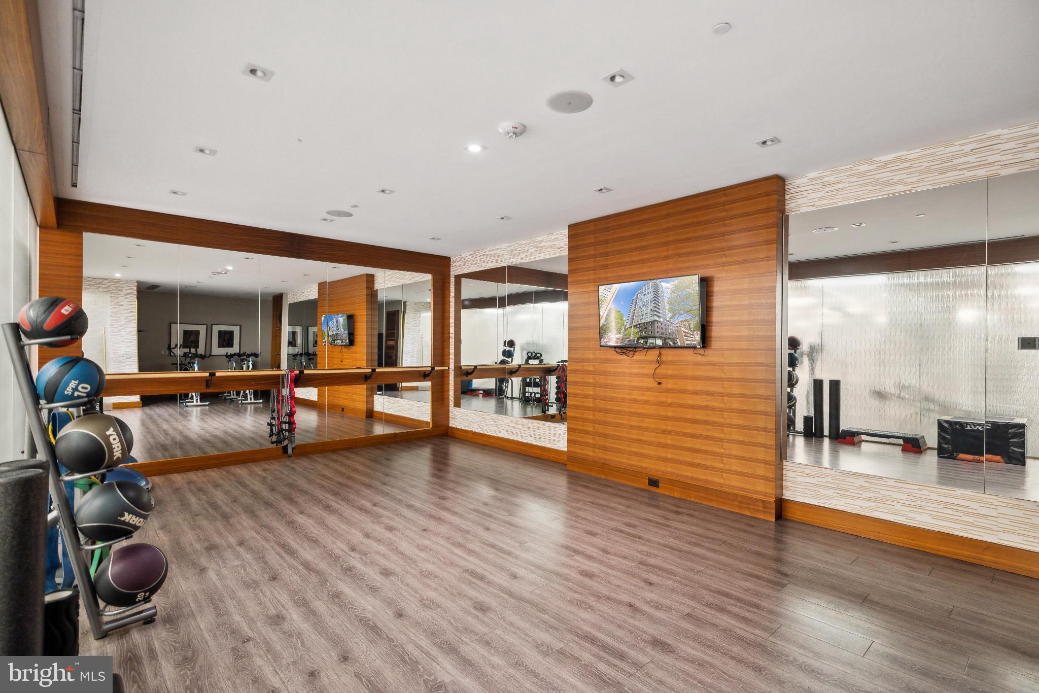 CHEVAL - Residential