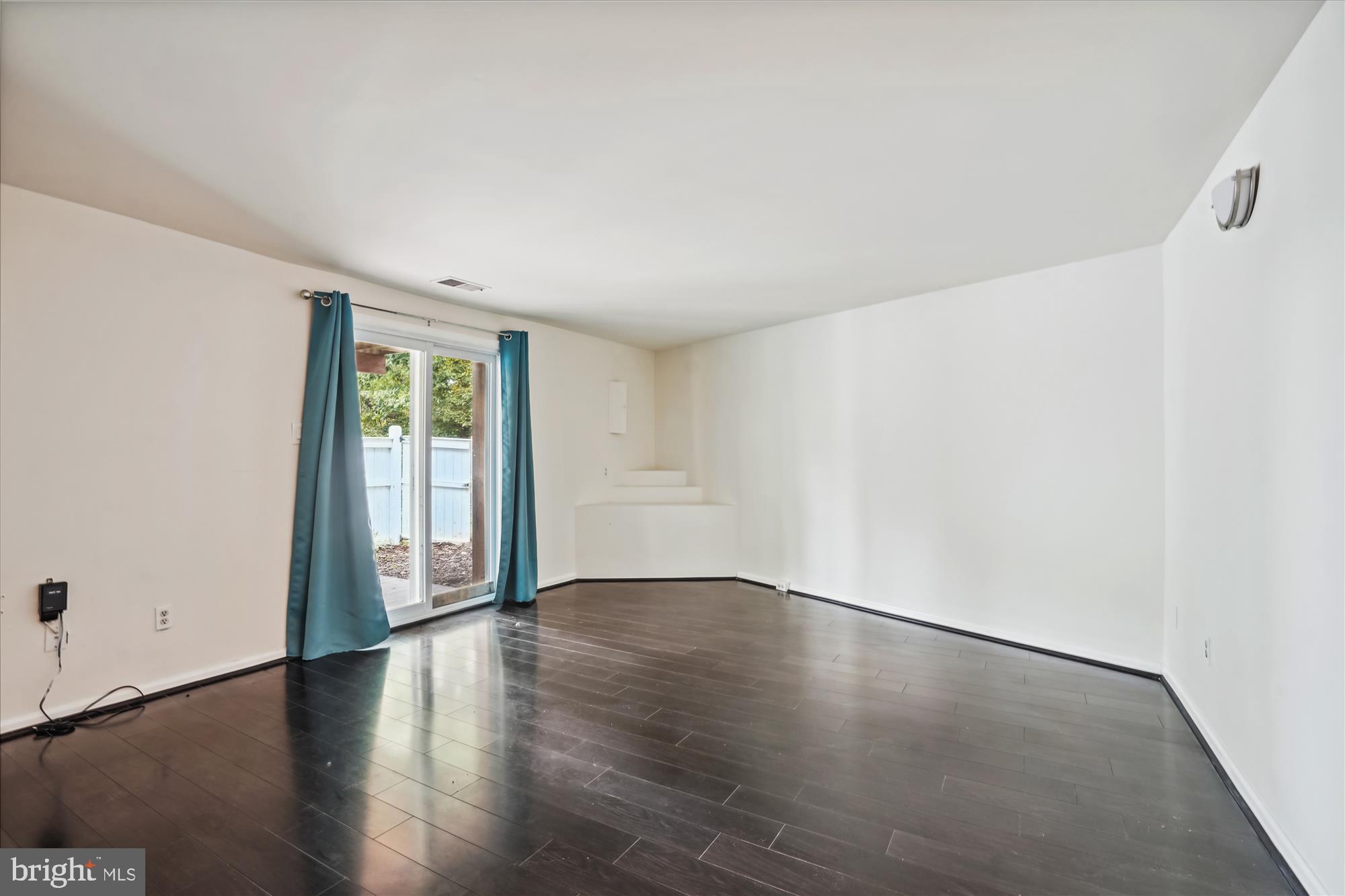 WHISPERHILL - Residential Lease