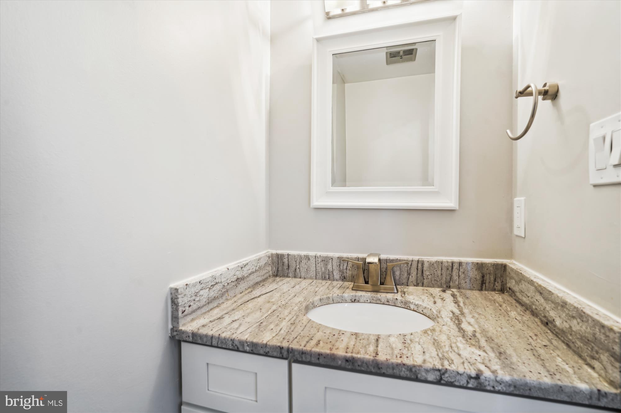 WHISPERHILL - Residential Lease