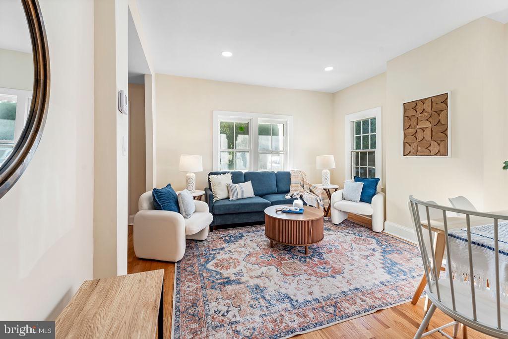 STEVENSVILLE - Residential