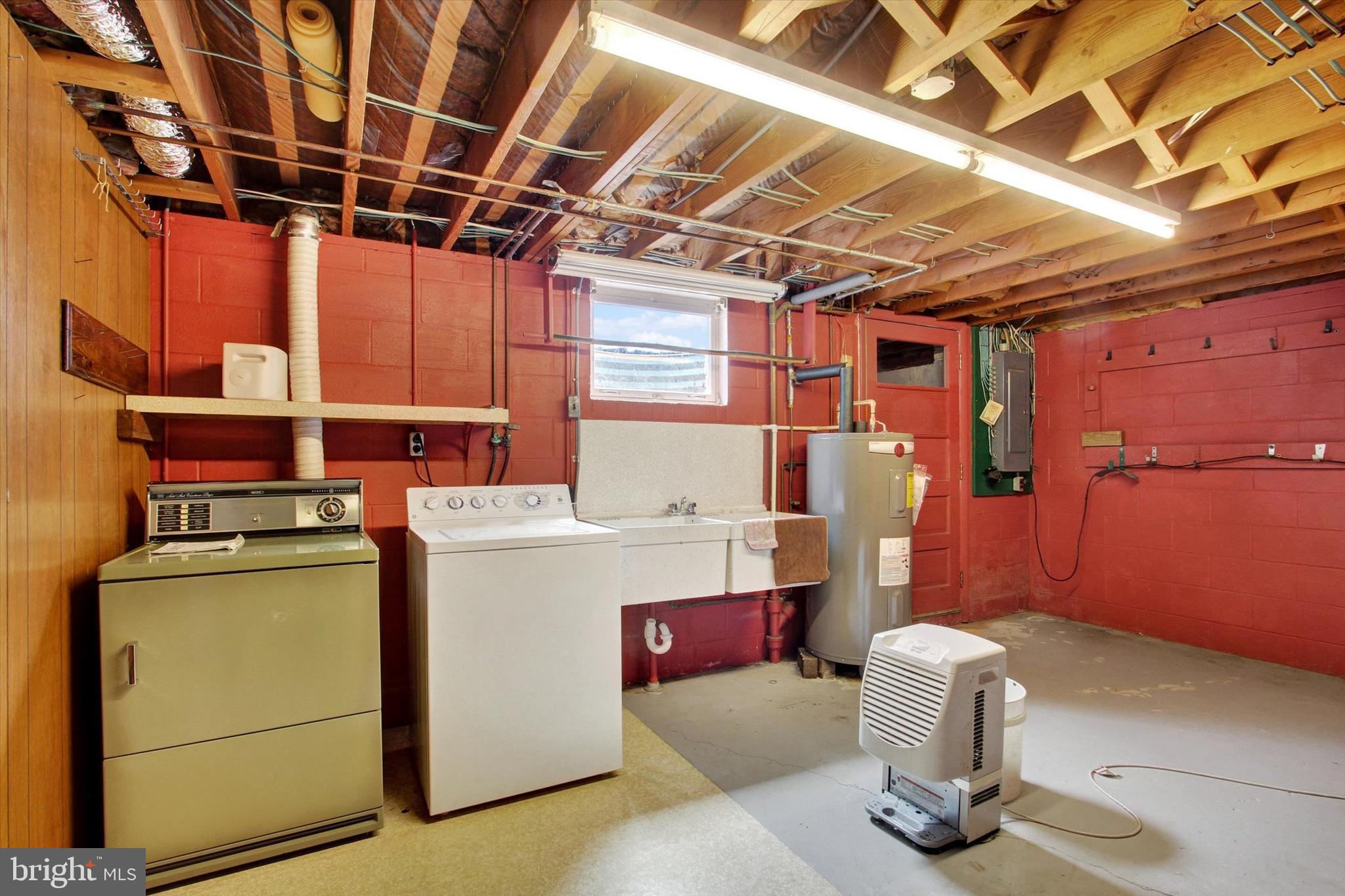 HAMPSTEAD HEIGHTS - Residential