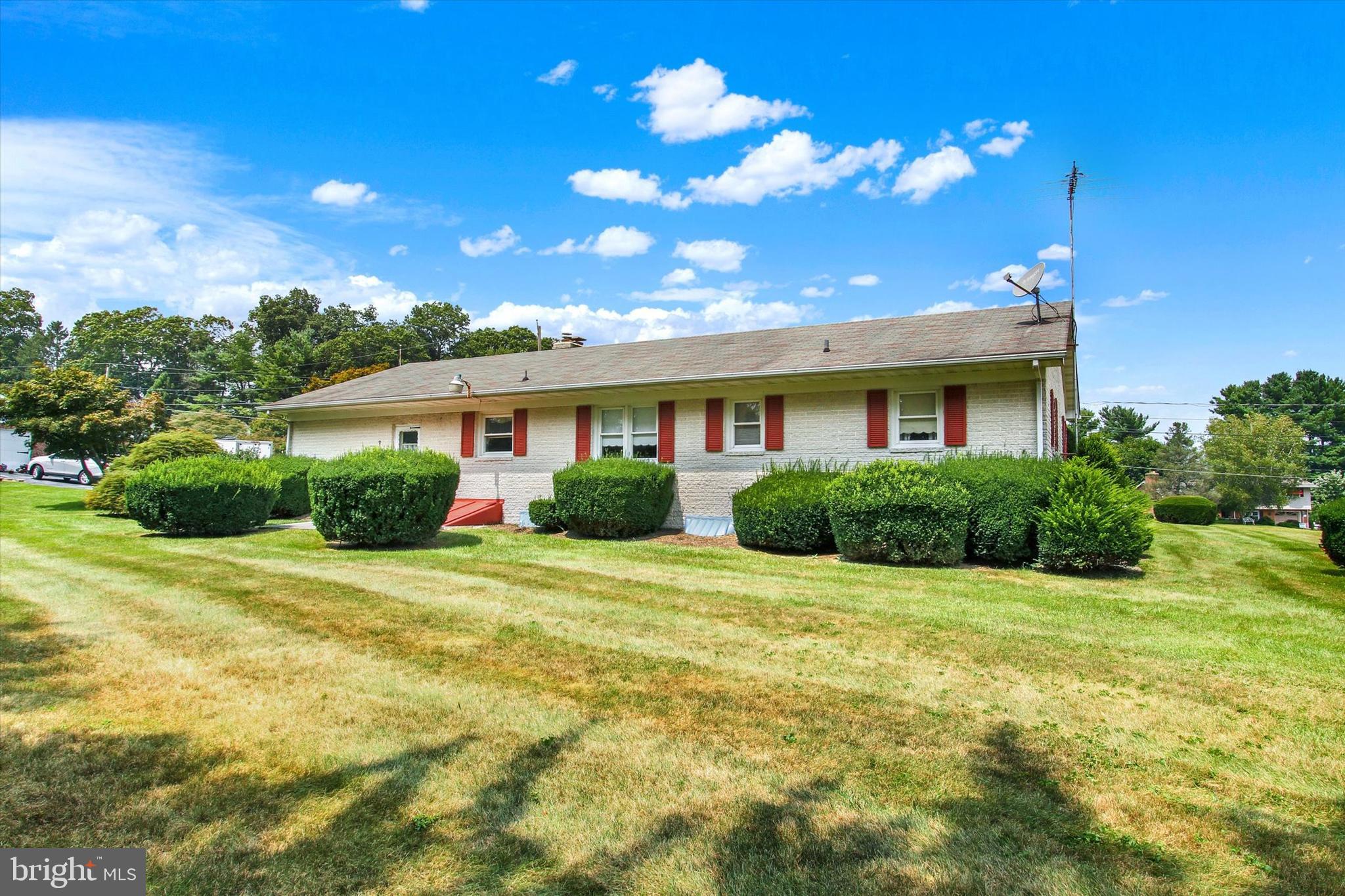 HAMPSTEAD HEIGHTS - Residential