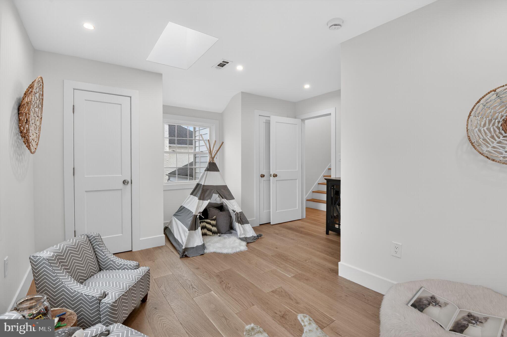 CLEVELAND PARK - Residential