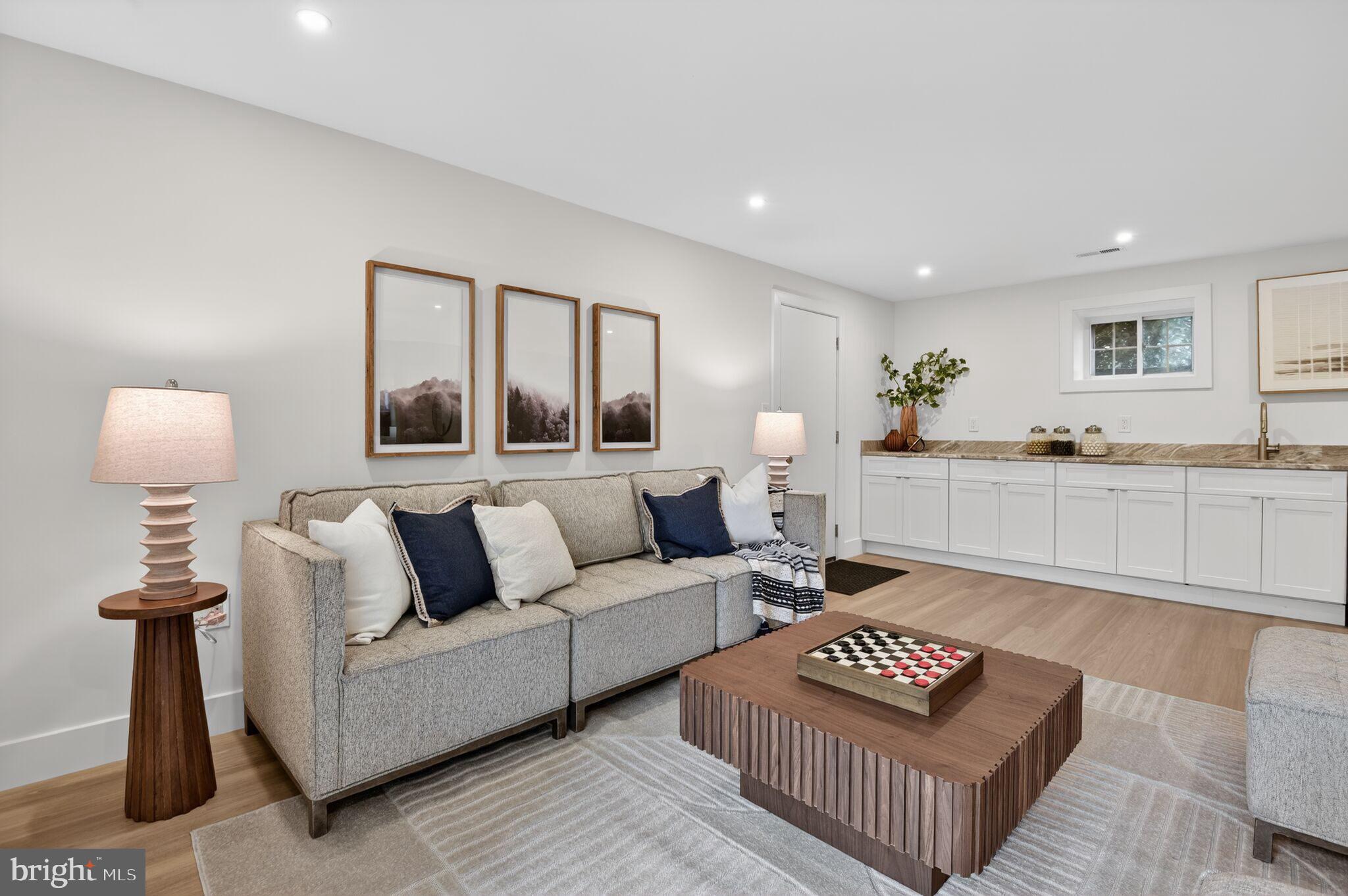 CLEVELAND PARK - Residential