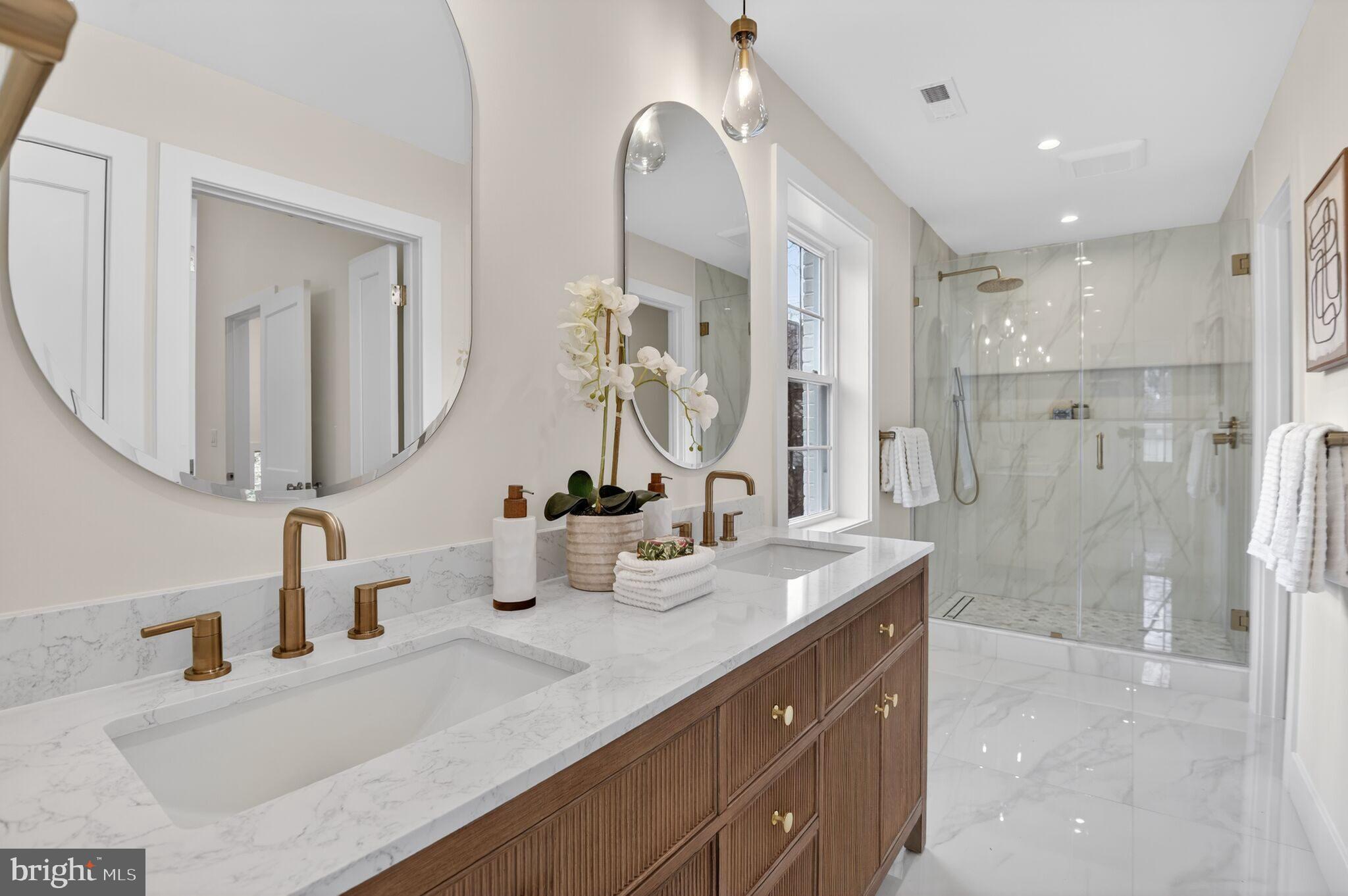 CLEVELAND PARK - Residential