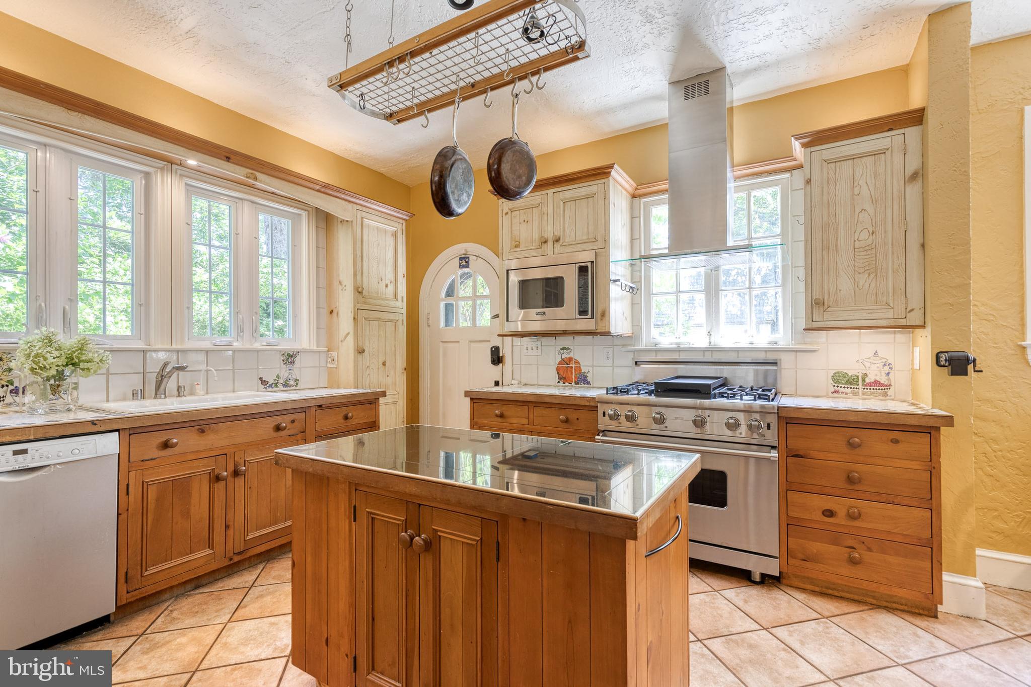 HOMELAND HISTORIC DISTRICT - Residential