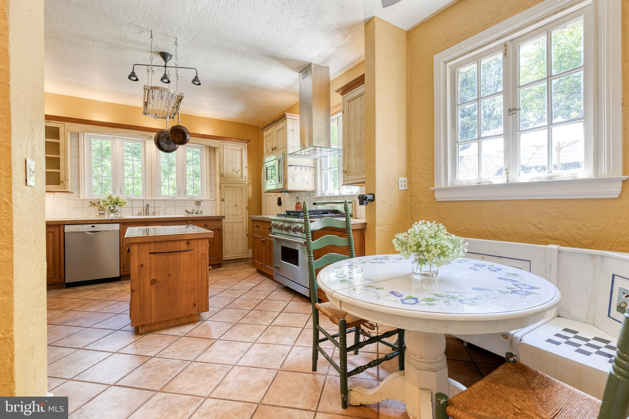 HOMELAND HISTORIC DISTRICT - Residential