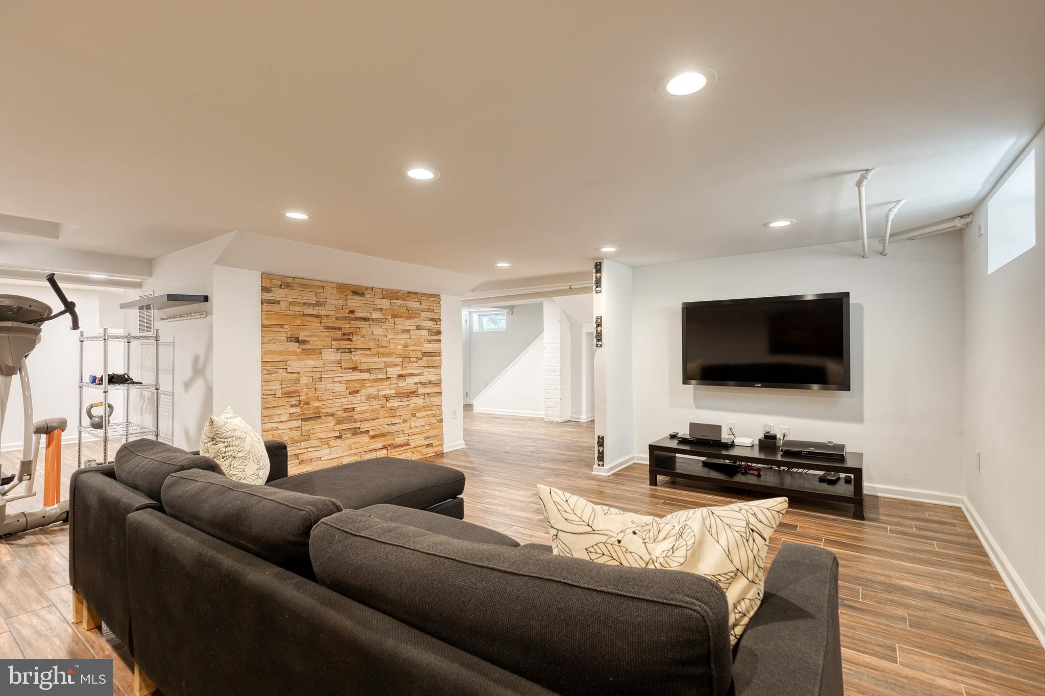 HOMELAND HISTORIC DISTRICT - Residential