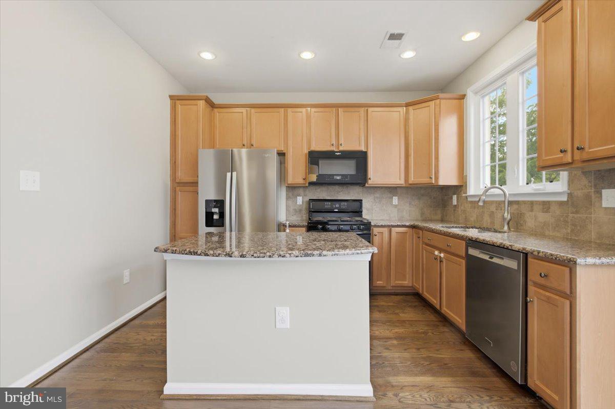 GOOSE CREEK VILLAGE NORTH - Residential