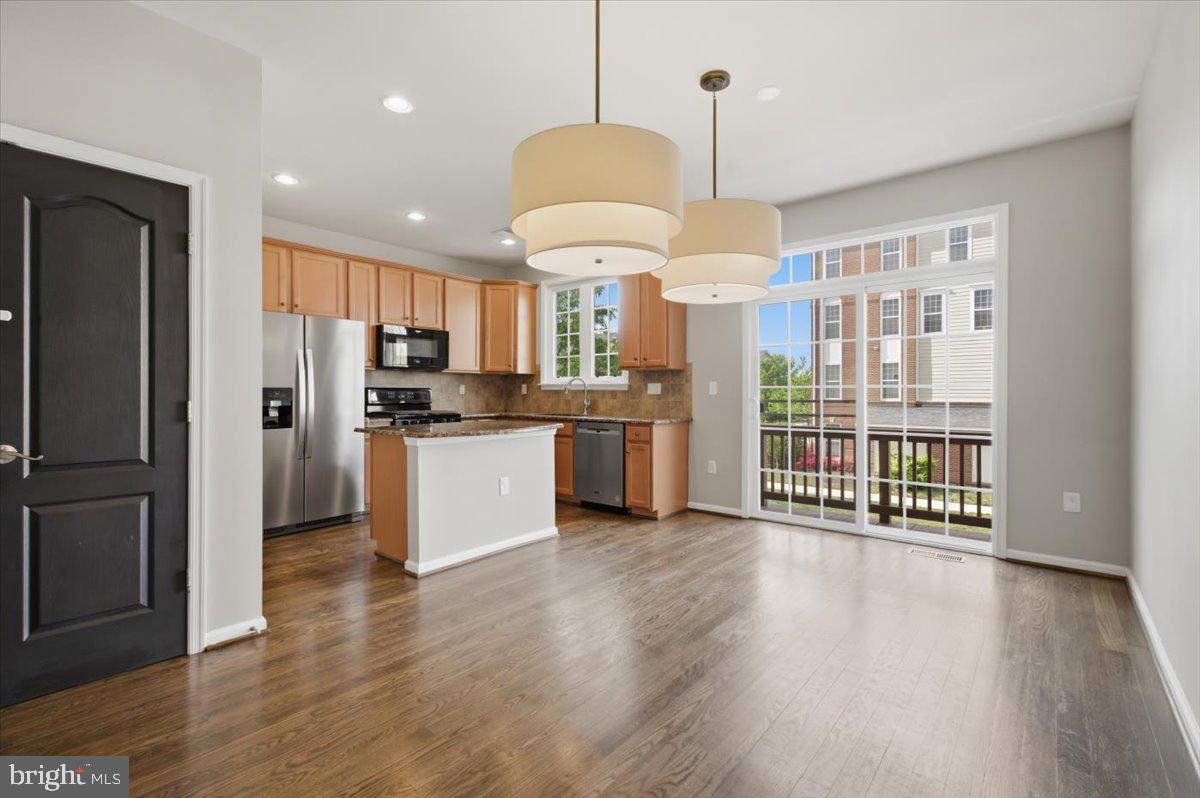 GOOSE CREEK VILLAGE NORTH - Residential