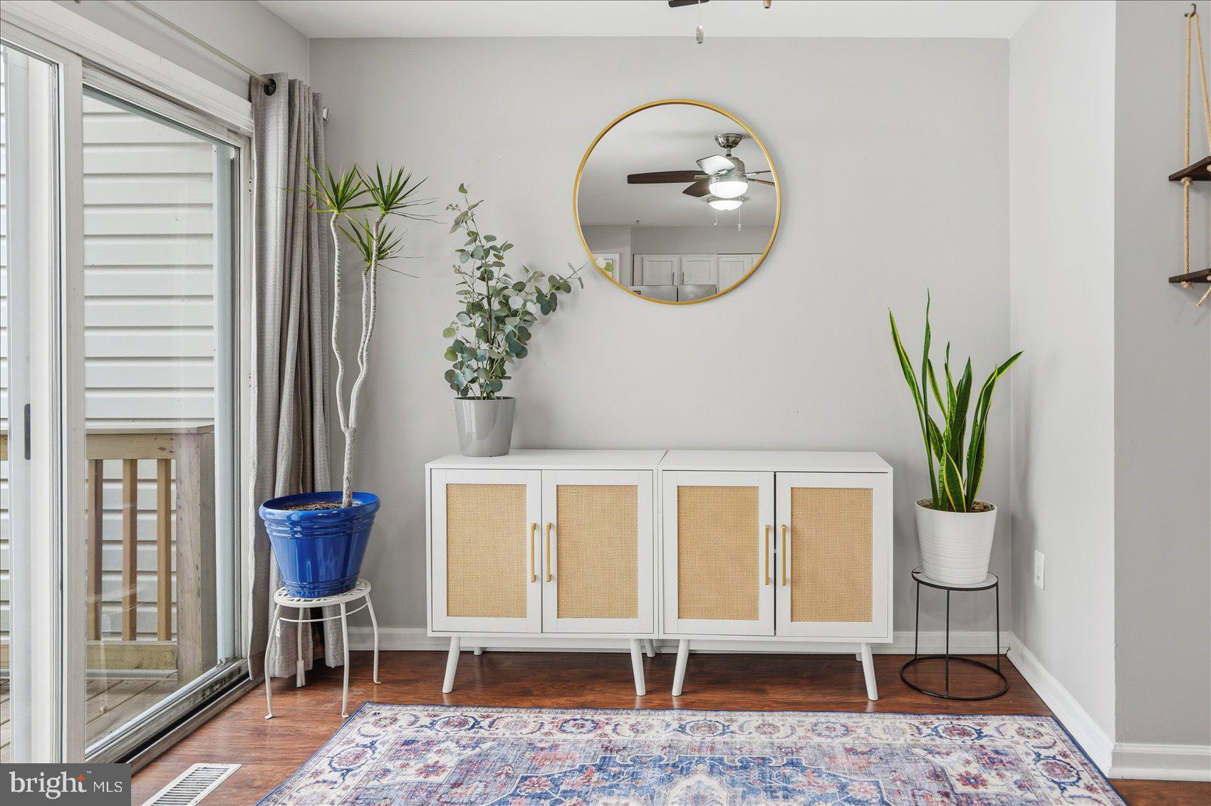 EATON SQUARE - Residential