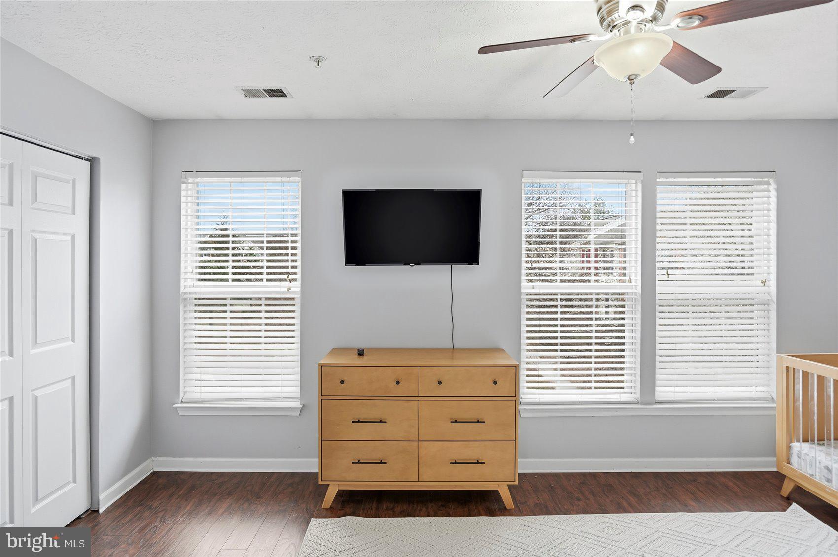 EATON SQUARE - Residential