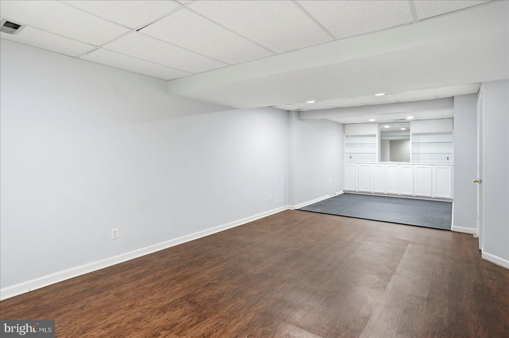 EATON SQUARE - Residential