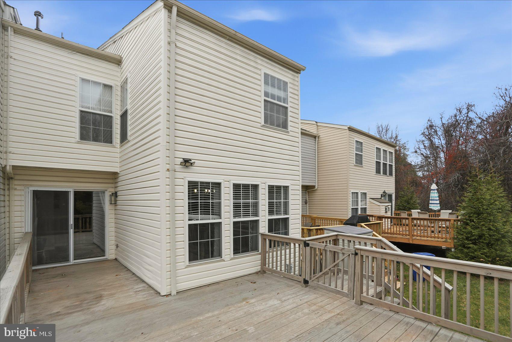 EATON SQUARE - Residential