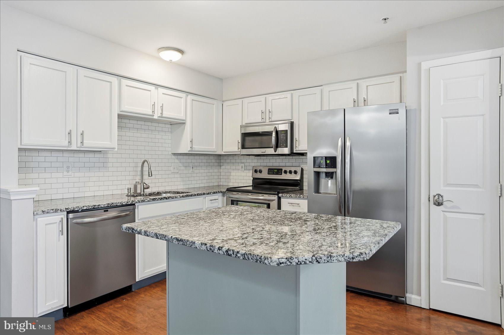 EATON SQUARE - Residential