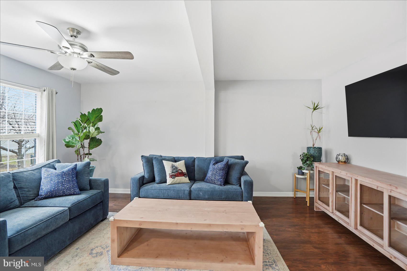 EATON SQUARE - Residential