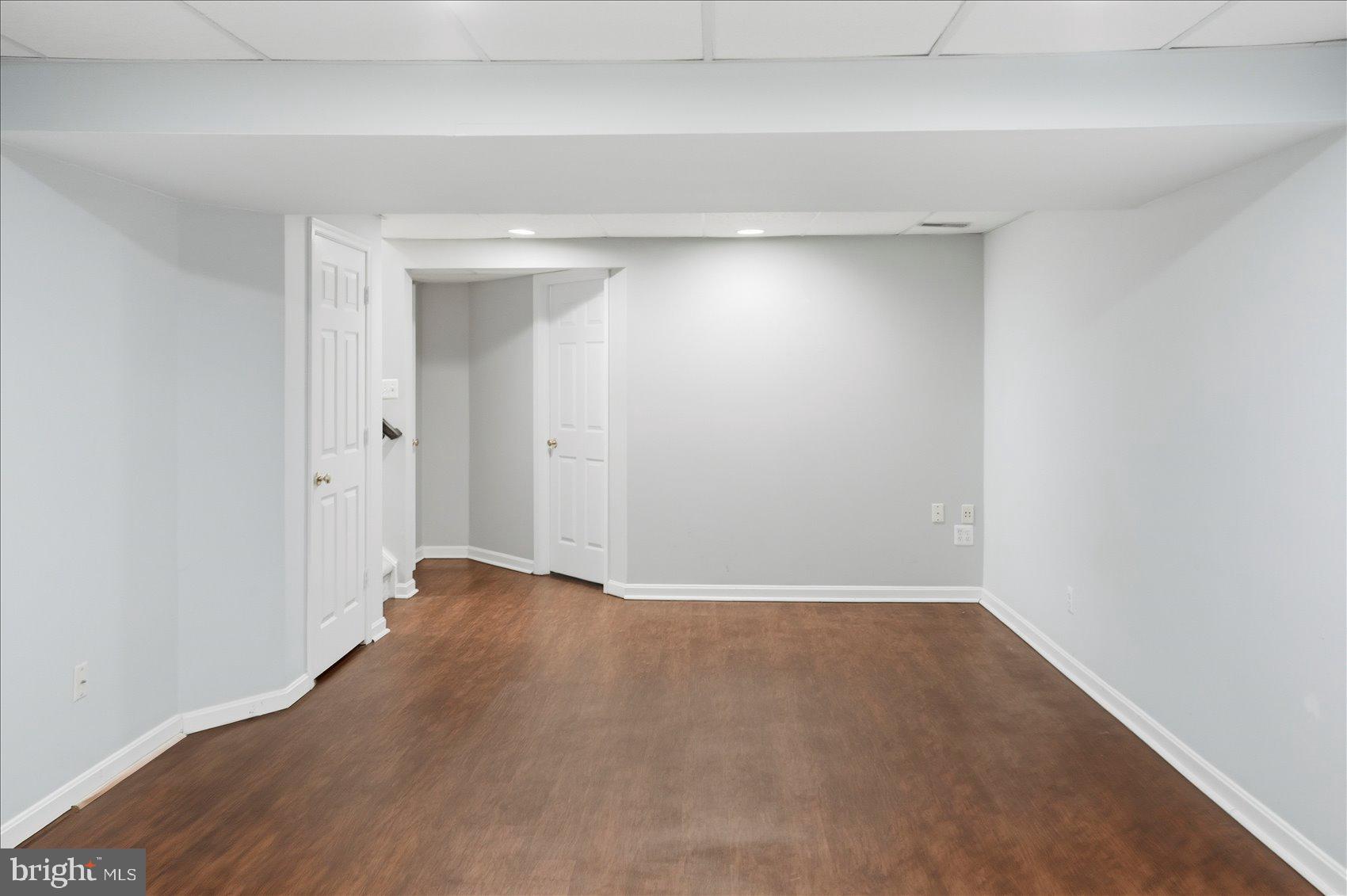 EATON SQUARE - Residential