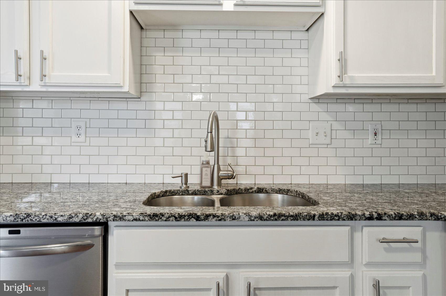 EATON SQUARE - Residential