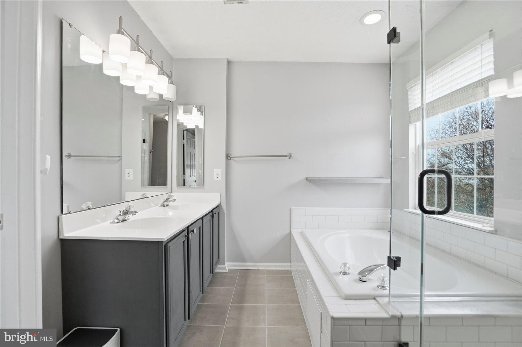 EATON SQUARE - Residential