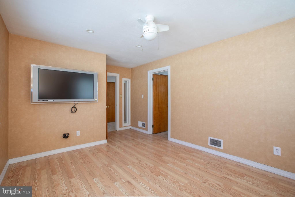 Photo of 10 Constance Drive, HAMILTON, NJ 08620 (MLS # NJME2072570)