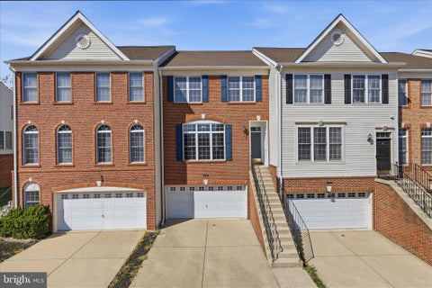 Townhouse For Rent - 25828 Kirkwood Square<br/> CHANTILLY, VA 20152