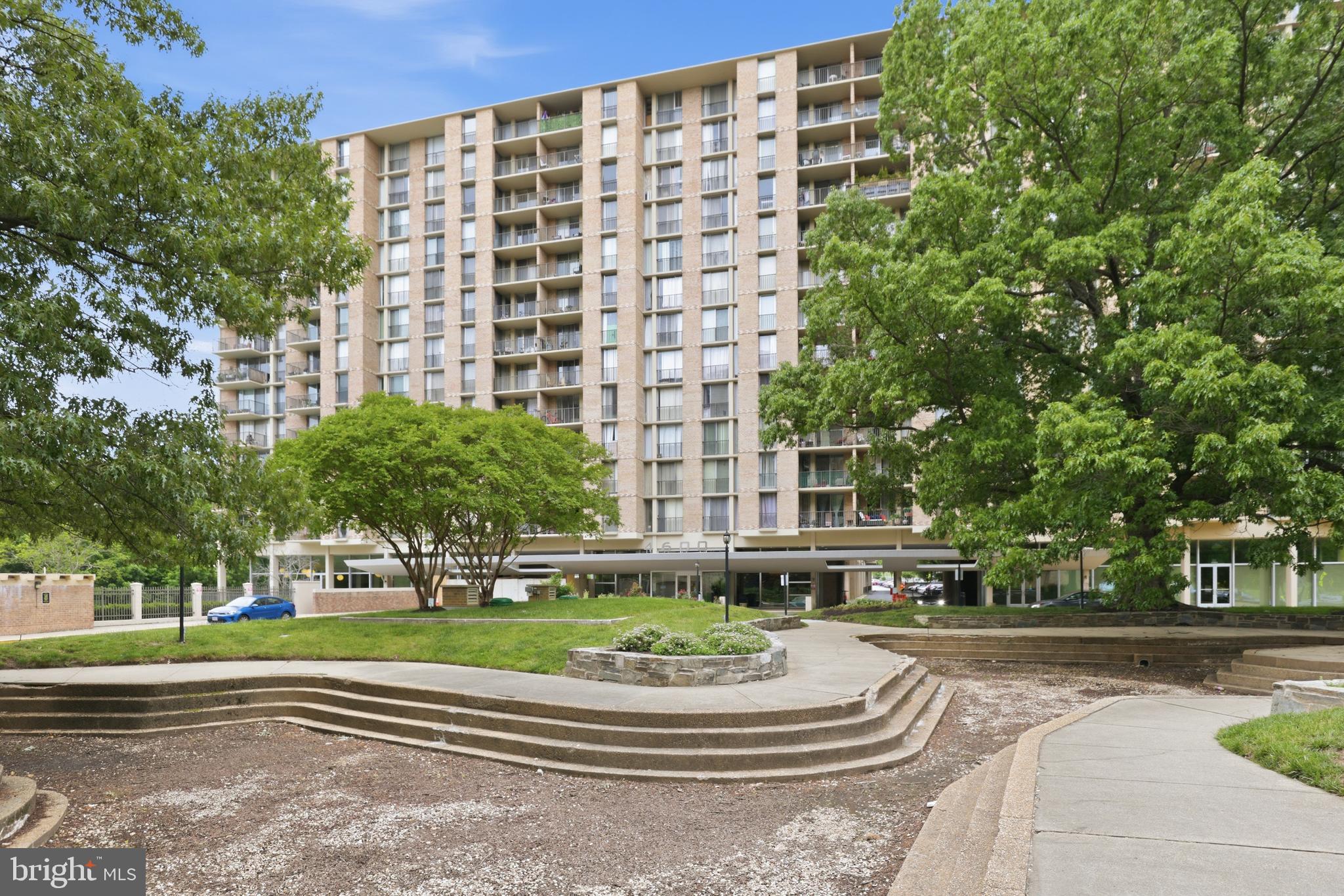 THE CARLTON - Residential