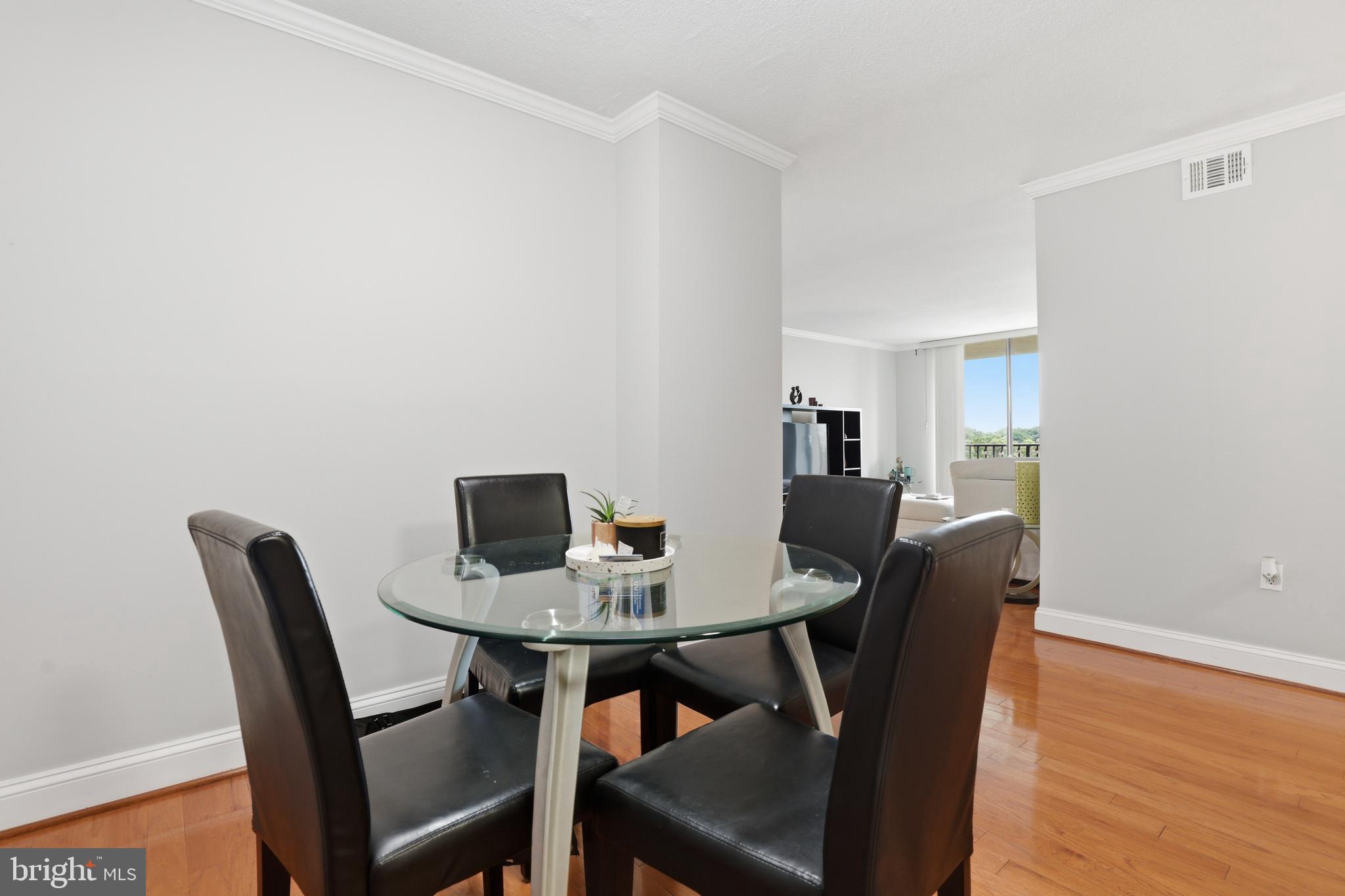 THE CARLTON - Residential