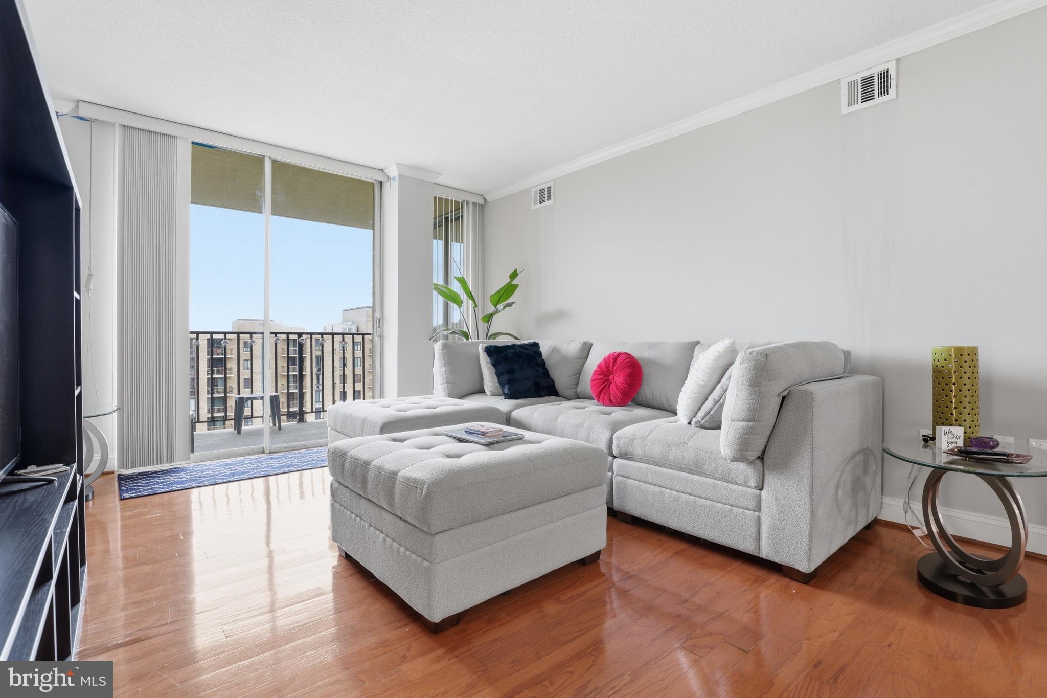 THE CARLTON - Residential