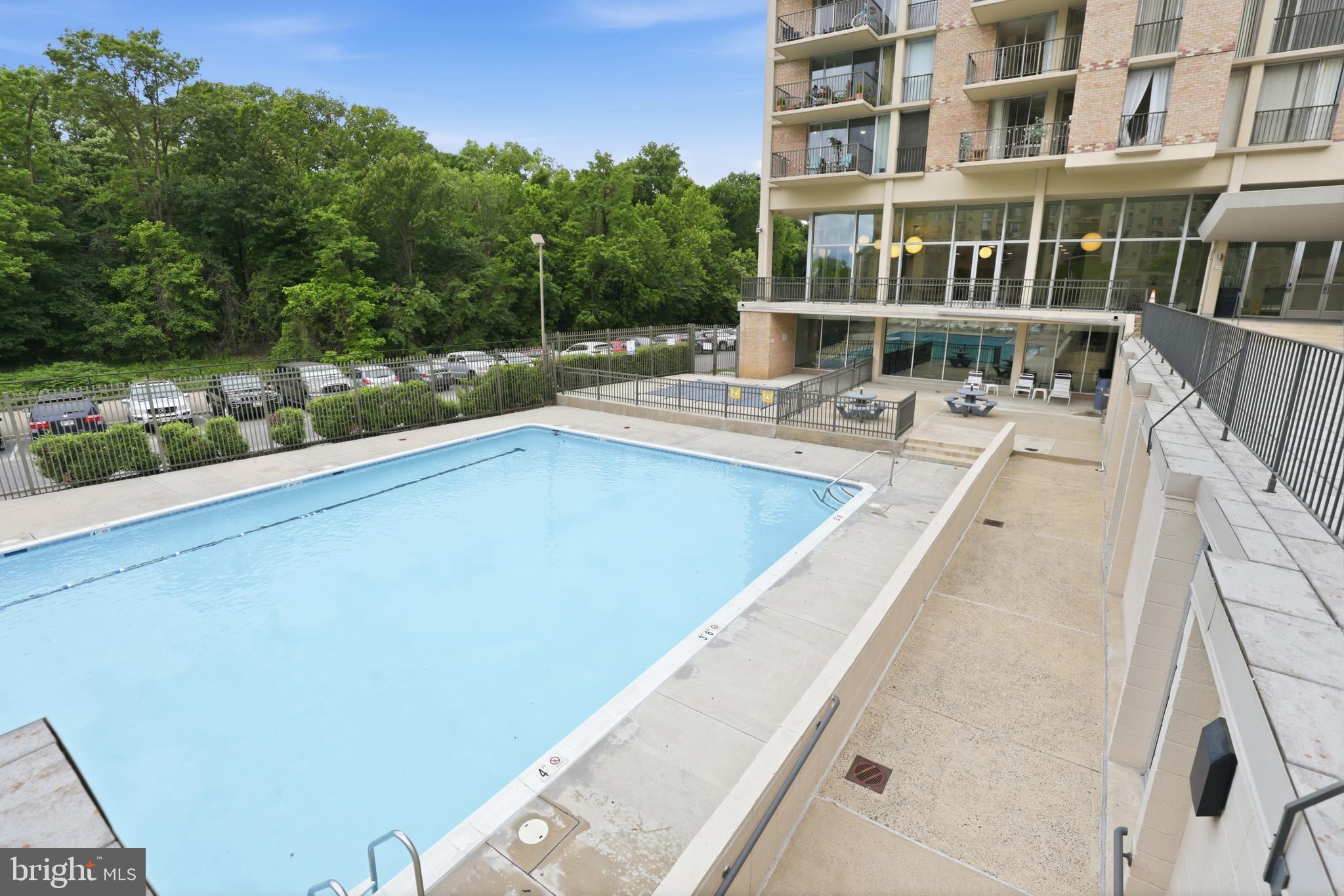 THE CARLTON - Residential