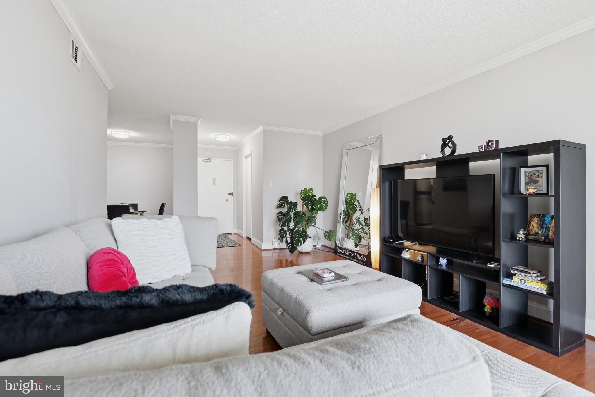 THE CARLTON - Residential