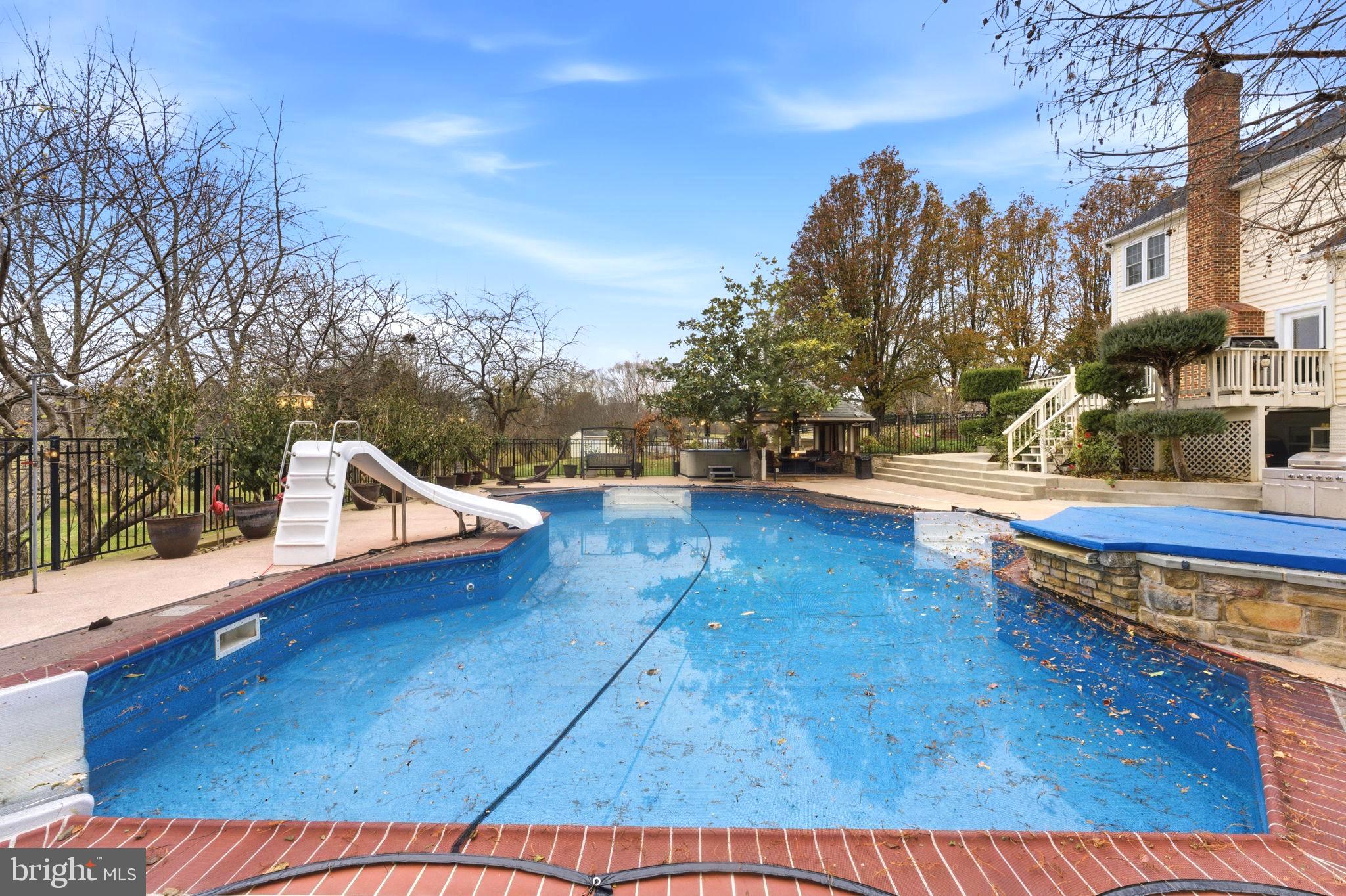 TREVOR HILL - Residential