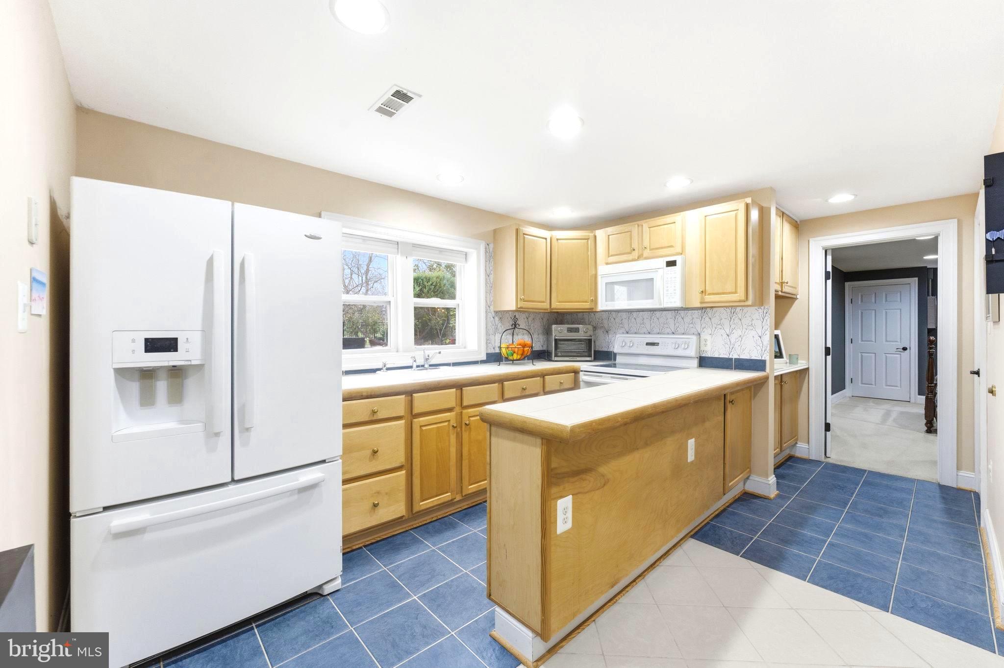 TREVOR HILL - Residential