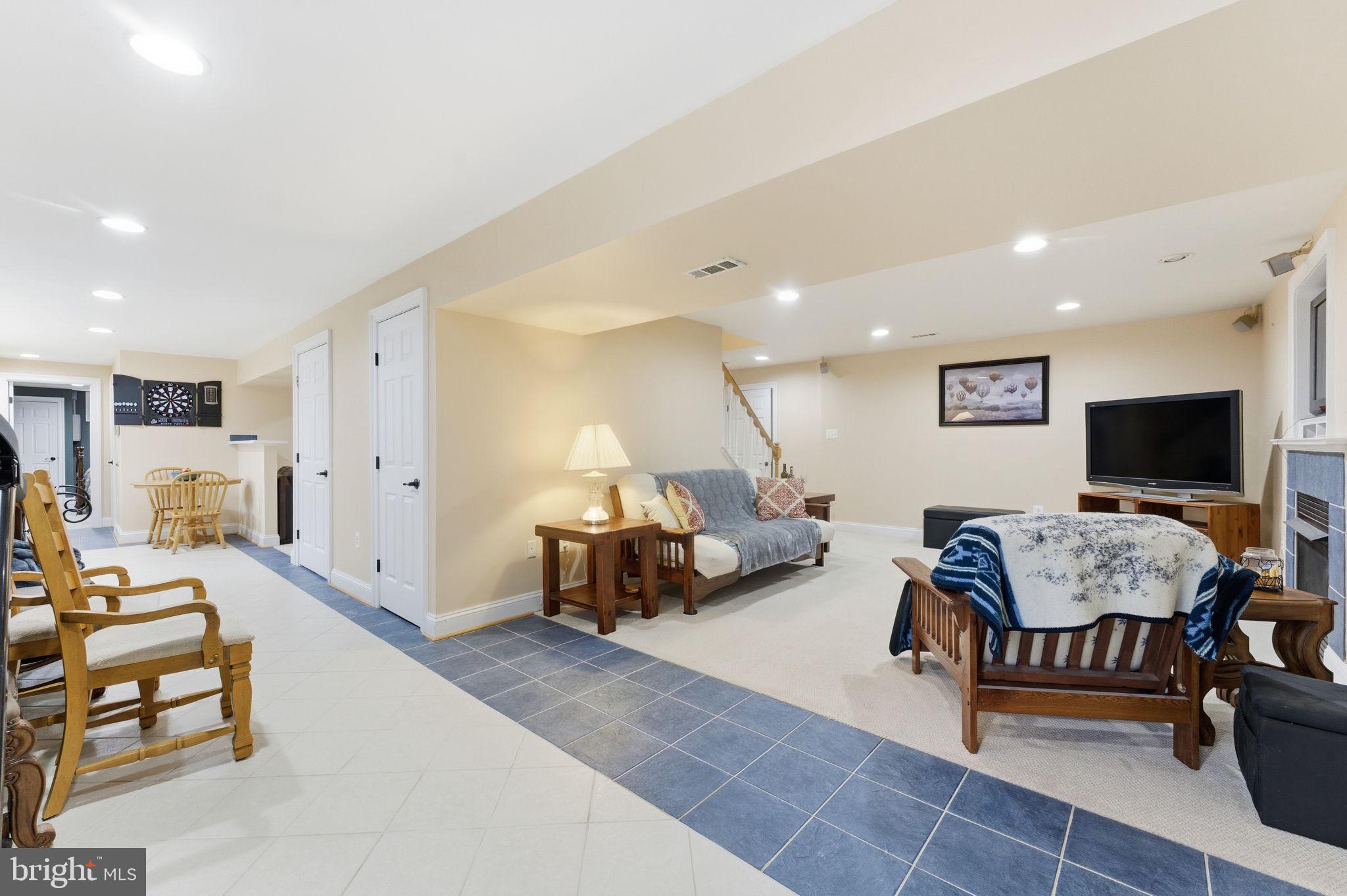 TREVOR HILL - Residential